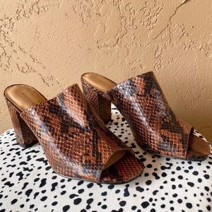 NWOT• 14TH AND UNION • brown snakeskin mules